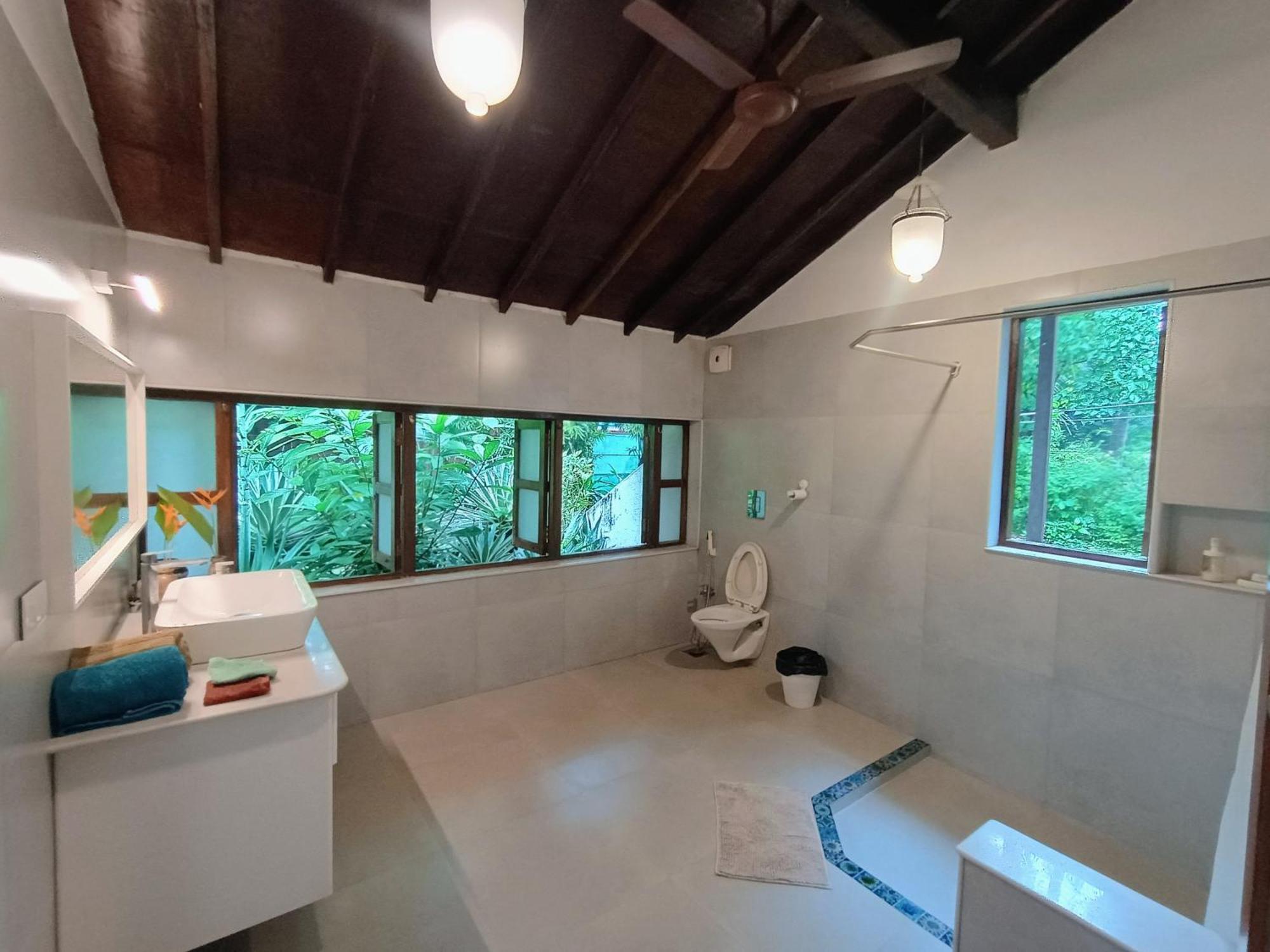 Banyan House - Luxurious 4 Bedroom Villa On One Acre, Near The Beach Nagaon  Kültér fotó