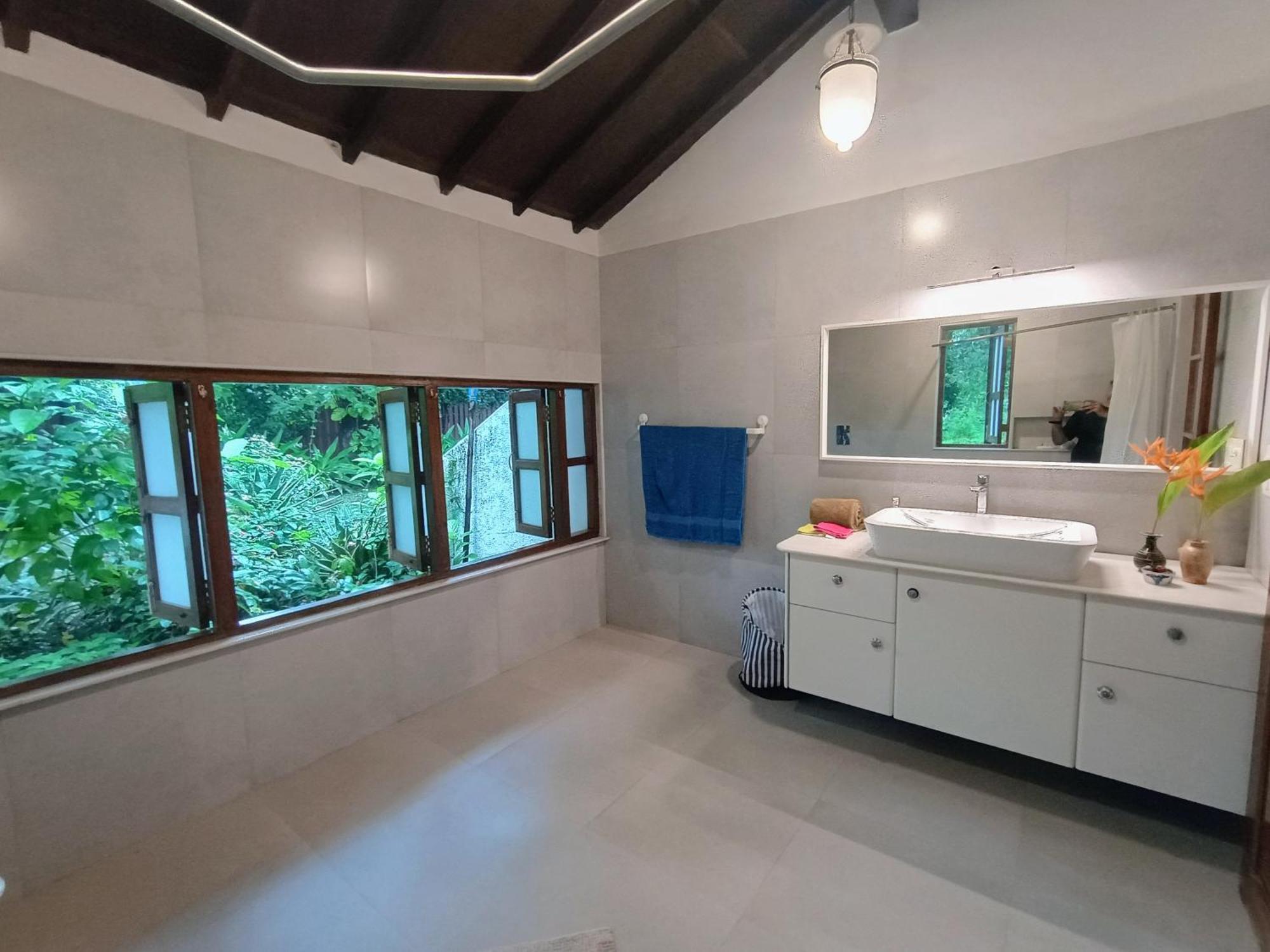 Banyan House - Luxurious 4 Bedroom Villa On One Acre, Near The Beach Nagaon  Kültér fotó