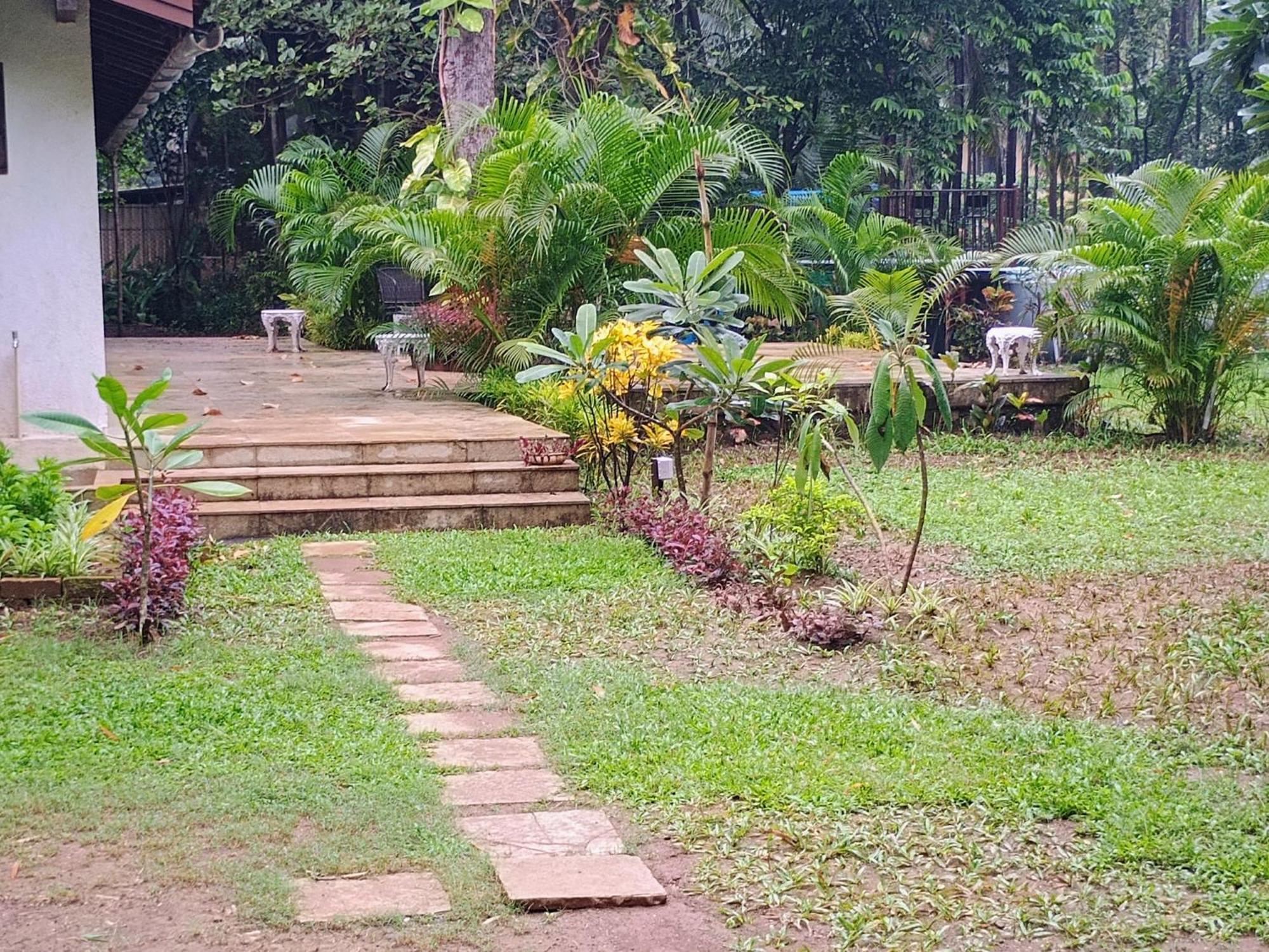 Banyan House - Luxurious 4 Bedroom Villa On One Acre, Near The Beach Nagaon  Kültér fotó