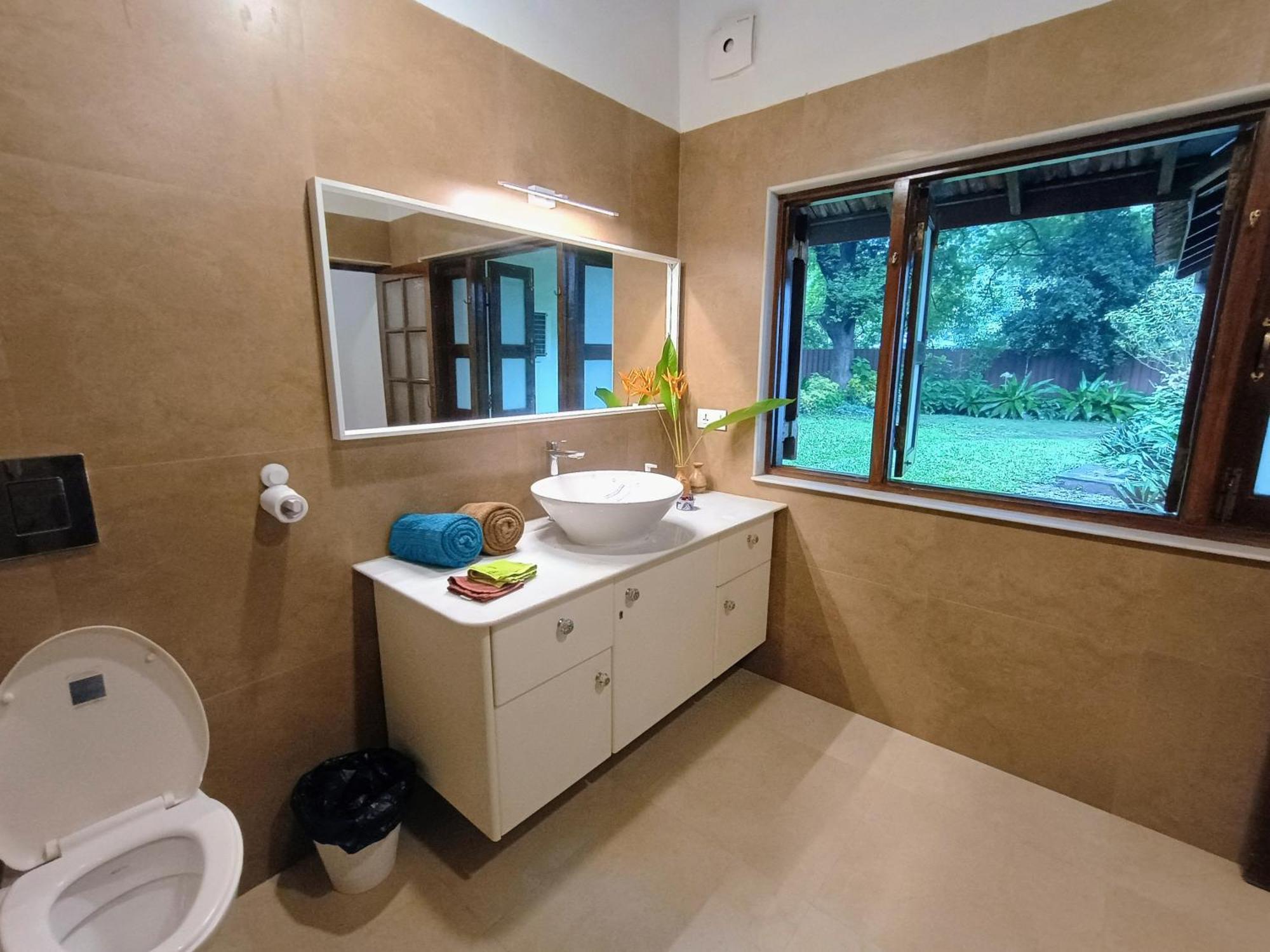 Banyan House - Luxurious 4 Bedroom Villa On One Acre, Near The Beach Nagaon  Kültér fotó